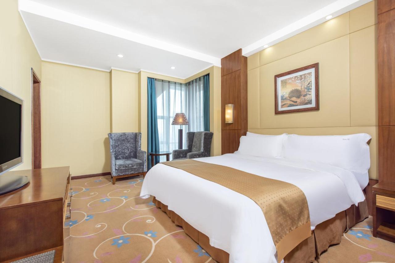 Downtown Hotel 4*